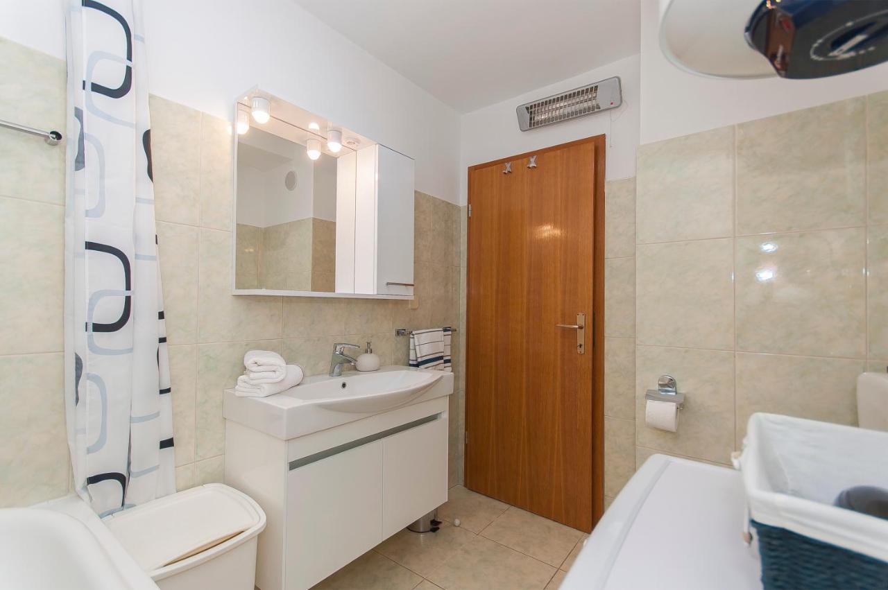 Apartment Luna أوميس المظهر الخارجي الصورة